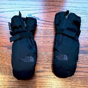North face black snow mittens for kids